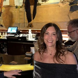 Meet your Posher, Debbie